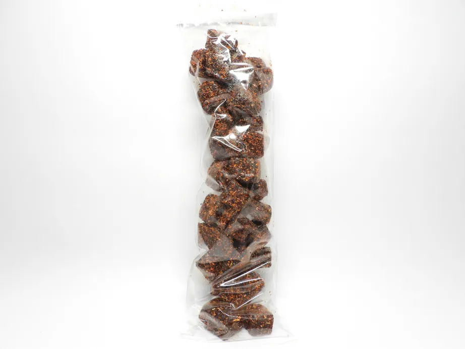 Áte enchilado con piquín, tajín y azúcar