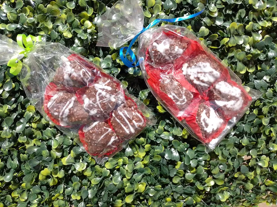 CIRUELA PASA RELLENA DE NUEZ Y QUESO PHILADELPHIA